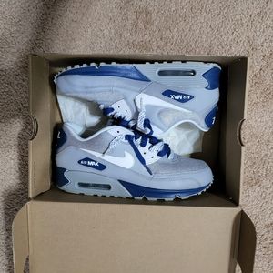 Nike Air Max 90 Essential